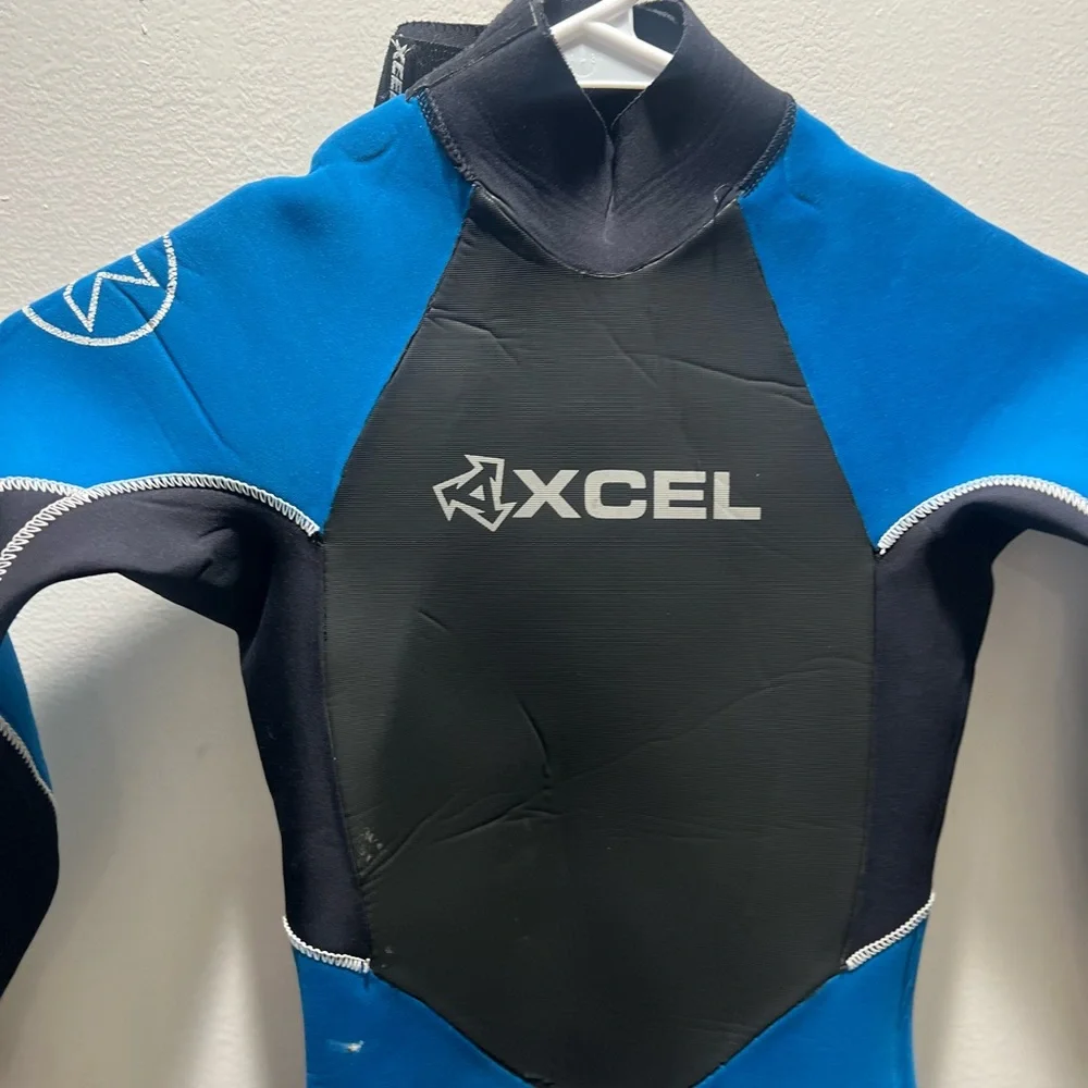 XCEL long Kids Size 8 full length Blue and Black Wetsuit - Picture 2 of 8
